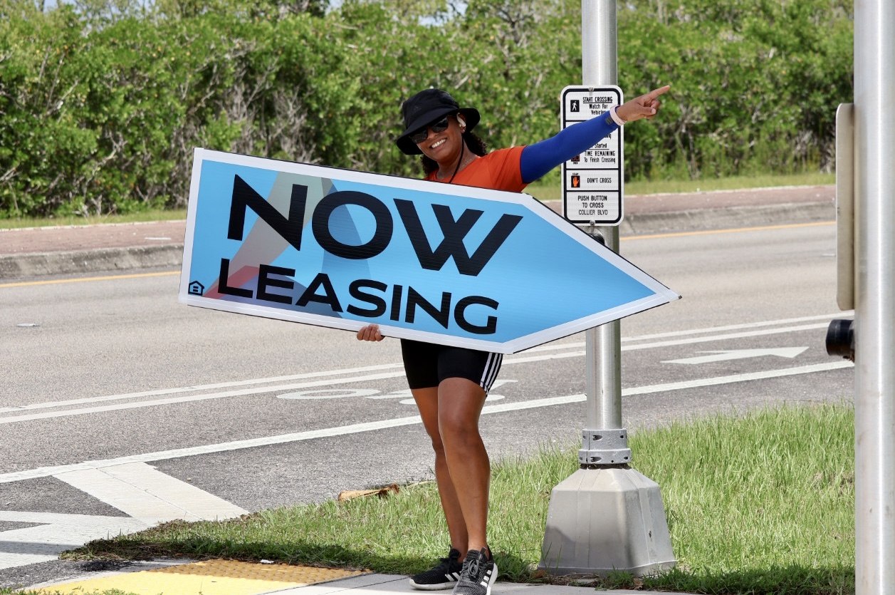 The Best Sign Spinners in Florida | Miami | Fort Lauderdale | Tampa | Naples | Fort Myers | Orlando | Lake wood Ranch | Sarasota