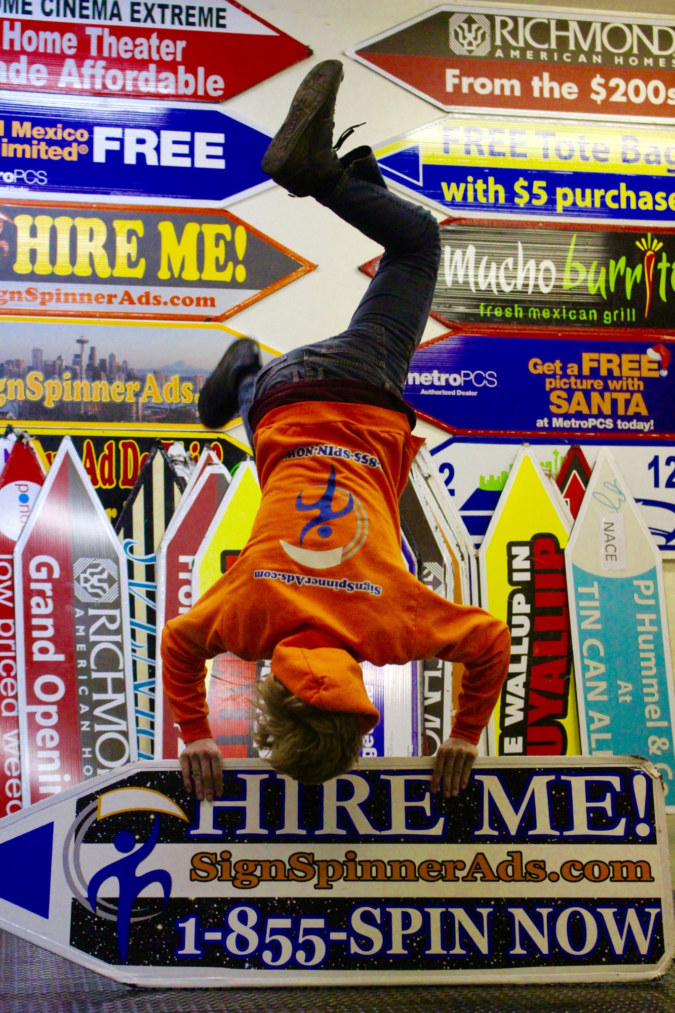Sign Spinners in Florida, Miami, Fort Lauderdale, Fort Myers, Naples, Orlando, Tampa, West Palm Beach