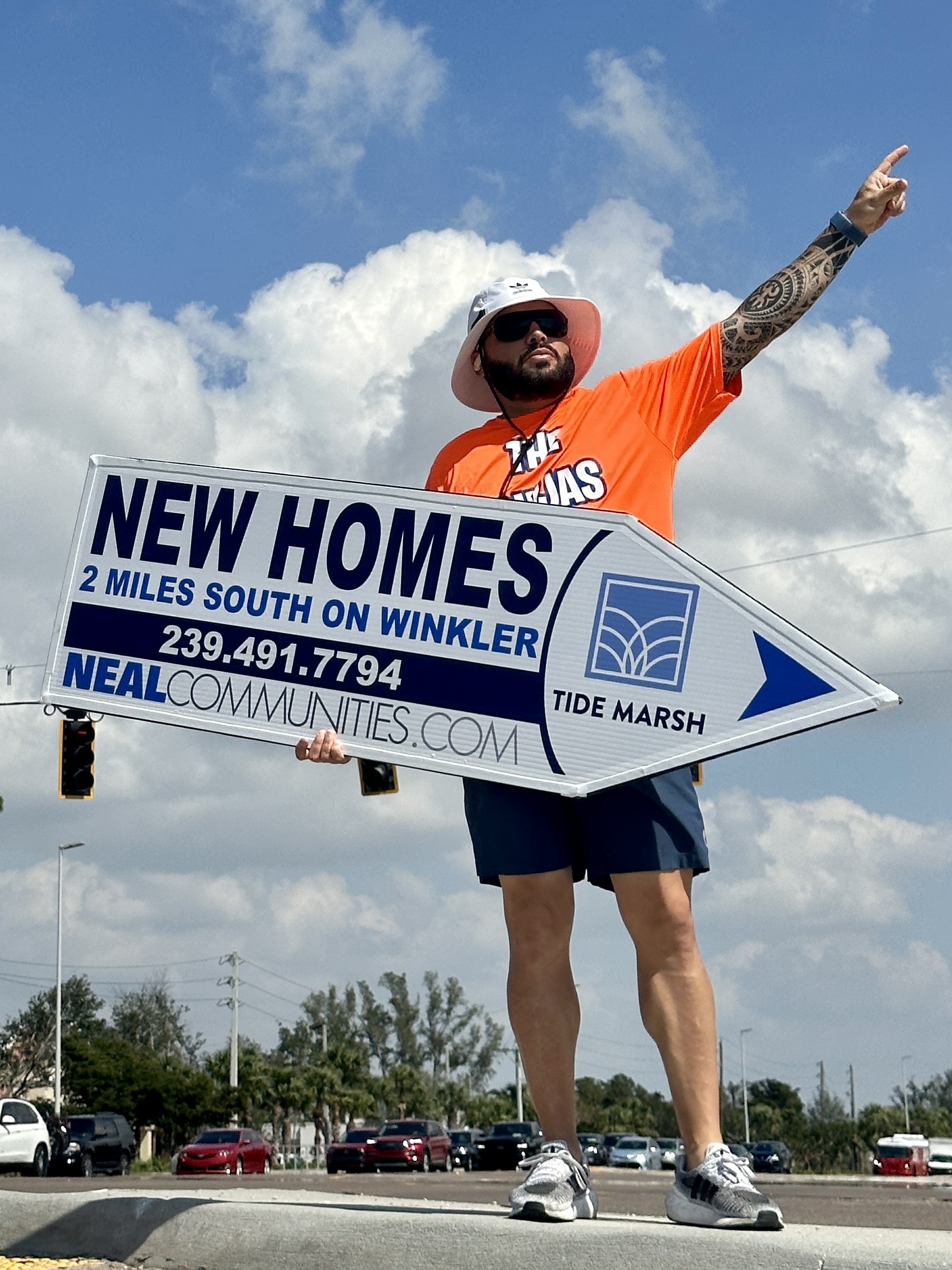 Sign Spinners in Miami, Florida | Fort Lauderdale | Tampa | Naples | Fort Myers | Orlando | Lake wood Ranch | Sarasota