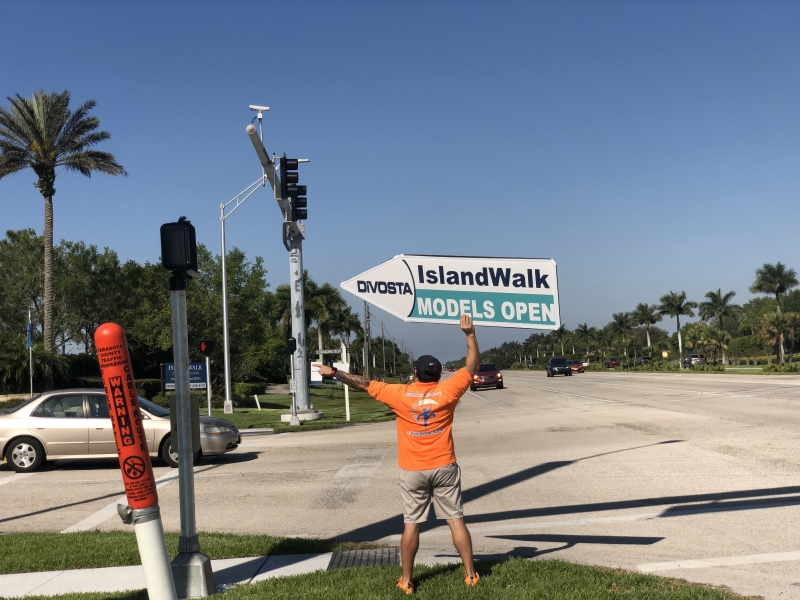 Sign Spinners in Miami, Florida | Fort Lauderdale | Tampa | Naples | Fort Myers | Orlando | Lake wood Ranch | Sarasota