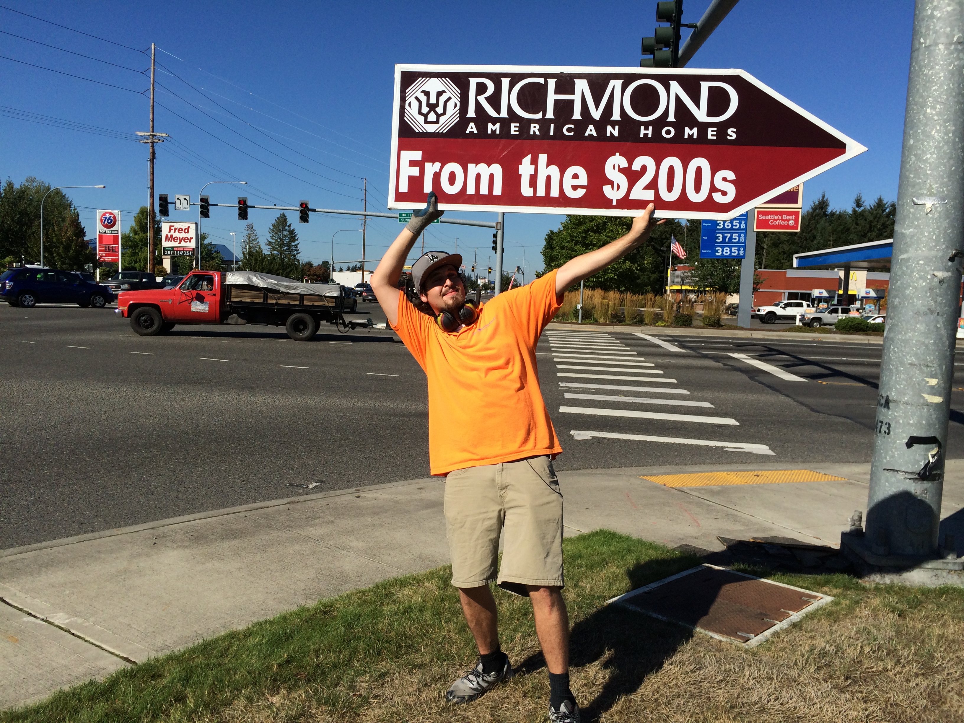 Best Sign Spinner and Sign Spinners in Tacoma |Seattle | Portland | Los Angeles | Bellevue | Santa Monica  .JPG