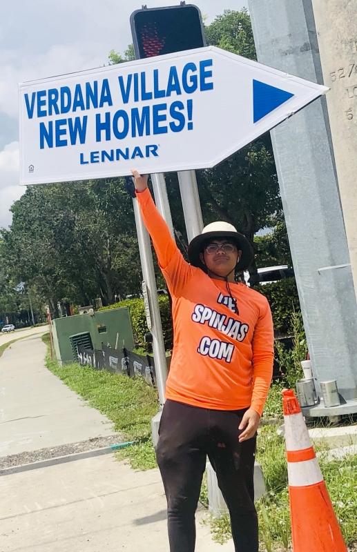 Sign Spinners for Lennar Tampa